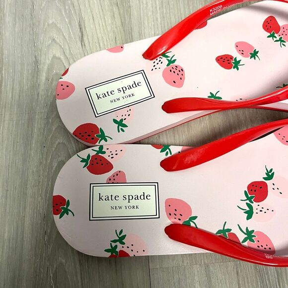 Kate Spade Sandals Women’s 9 Fiji Red & Pink Strawberry Printed Flip Flop New - Picture 3 of 7